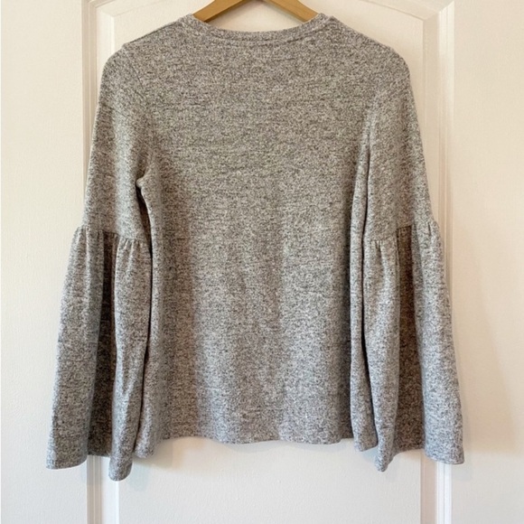ZARA Gray Bell Sleeve Sweater - Picture 5 of 8